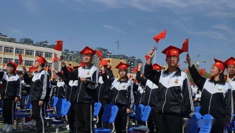 大型分手复合现场:尹子维四年后重新追回了“椰树女神”徐冬冬